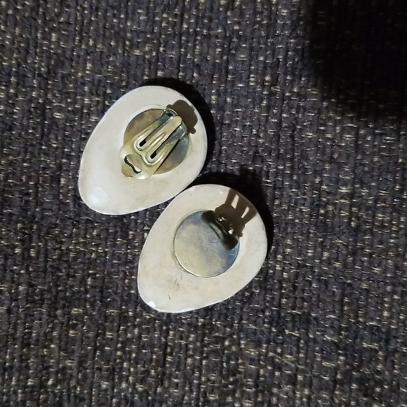 Vintage very old clip on earrings - Picture 2 of 6